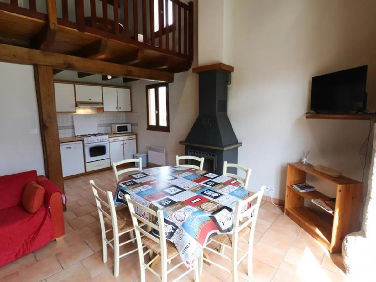 Holiday home Maison De Charme Renovee Avec Jardin, Proche Du Lot Et Des Monts Du Cantal, Ideale Pour Activites Nature - Fr-1-742-72 Parlan